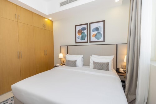 Two Bedroom Apartment Near National Supermarket 3 Luxury Bookings