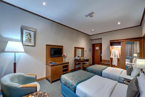 Superior Room Near Mashreq Metro Ac 2 Luxury Bookings