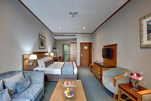 Deluxe Room Near Mashreq Metro Ac 3 Luxury Bookings