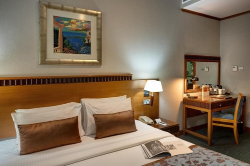 Deluxe Room Near Mashreq Metro Ac 1 Luxury Bookings