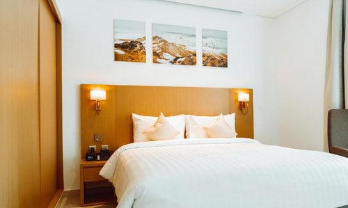 One Bedroom Apartment Near Community Park JVC 0 Luxury Bookings