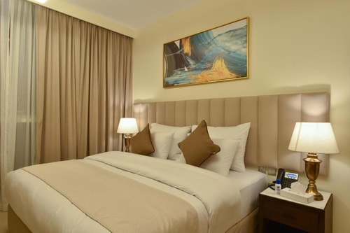 One Bedroom Suite Near In Field Super Market 1 Luxury Bookings