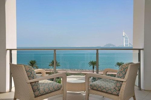 One Bedroom Suite In Palm Jumeirah 17 Luxury Bookings