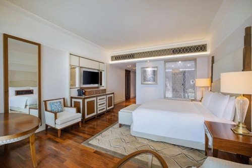 Ultra Luxury Superior Room In Palm Jumeirah 3 Luxury Bookings