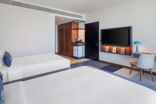 Artist King Room Near Yas Water world 17 Luxury Bookings