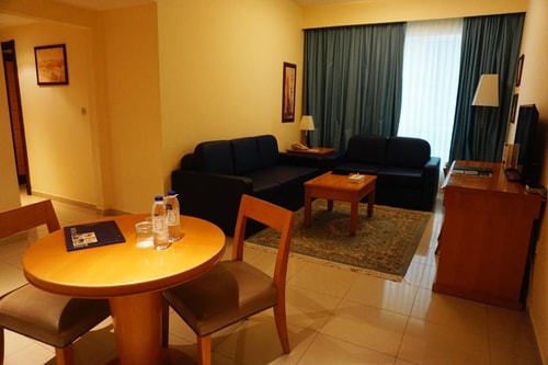 Furnished Two Bedroom Apartments Near Khalid Lake 2 Luxury Bookings