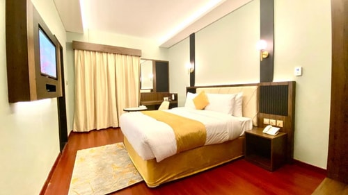 Standard Room Nearby Falcon Oasis Tours 2 Luxury Bookings