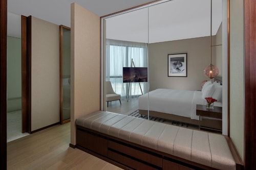 Premiere Suite Near Damac Royal Business. 1 Luxury Bookings