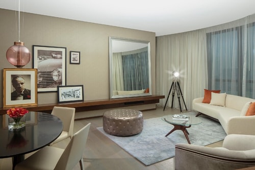 Premiere Suite Near Damac Royal Business. 2 Luxury Bookings