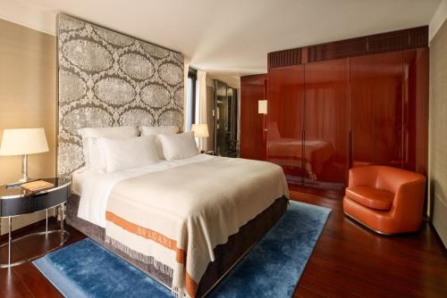Superior King Room Near Montpelier Square LON Luxury Bookings