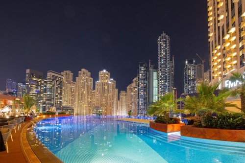 Deluxe Room City View Near By Dubai marina Mall 11 Luxury Bookings