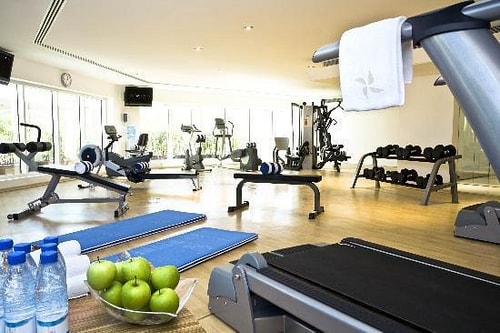 Standard Room Near Mediclinic Midle East Corporate 12 Luxury Bookings