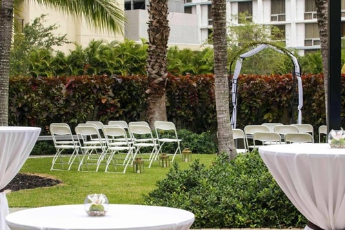 King Studio Near Pollo Campero Miami Airport MIA 9 Luxury Bookings