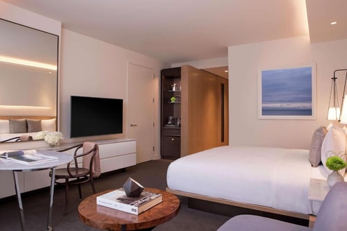 Deluxe King Room Near National Museum of Women WDC 1 Luxury Bookings