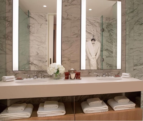 Deluxe King Room Near National Museum of Women WDC 3 Luxury Bookings