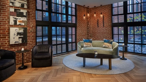 Premier Room Near Palantir Technologies WDC 5 Luxury Bookings