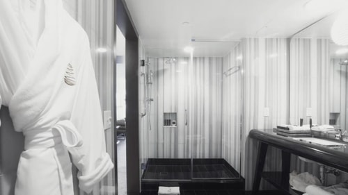 Superior King Room Near Triangle Park WDC 4 Luxury Bookings