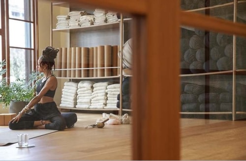 Cabin King Near Bloomberg Government WDC 9 Luxury Bookings