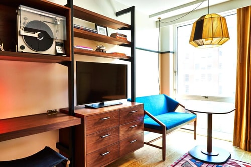 Cabin King Near Bloomberg Government WDC 3 Luxury Bookings