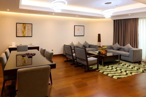 Two Bedroom Suite Financial Centre Metro 10 Luxury Bookings