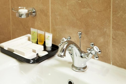 Two Bedroom Apartment Near Viva Super Market 13 Luxury Bookings