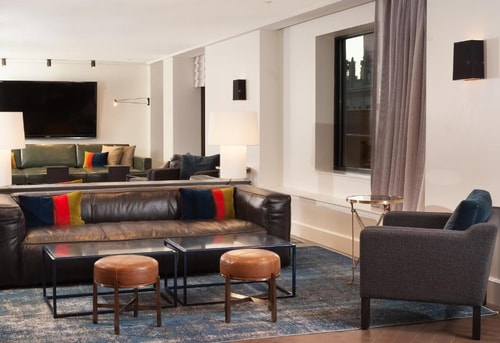 Standard Queen Room Near Golden Auto Transport SAN 9 Luxury Bookings