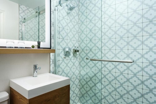 Queen Room Near Napa Valley Winery Exchange SAN 3 Luxury Bookings