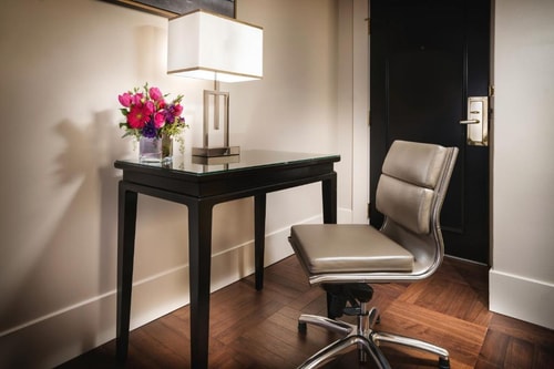 Deluxe King Room Near Geary Wine And Spirits SAN 1 Luxury Bookings