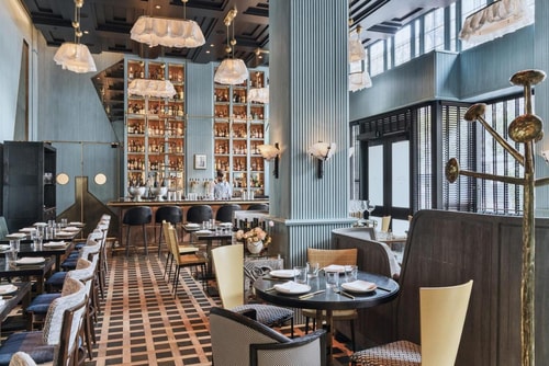 Deluxe Queen Room Near Federal Office Building SAN 6 Luxury Bookings