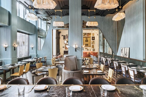 Deluxe Queen Room Near Federal Office Building SAN 13 Luxury Bookings