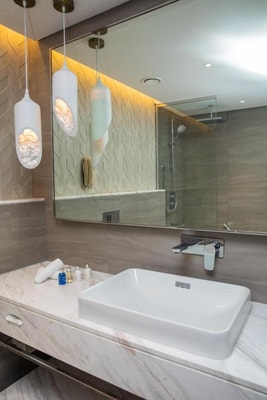 Superior Room Near Corniche Beach 4 Luxury Bookings