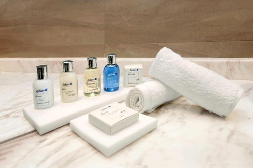 Superior Room Near Corniche Beach 6 Luxury Bookings