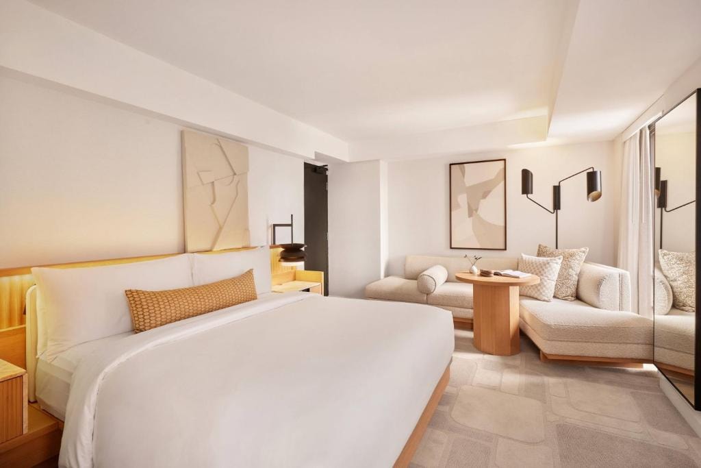 Guest King Room Near Sauce Labs SAN Luxury Bookings