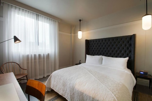 Queen Room Near Martin Lawrence Galleries SAN Luxury Bookings