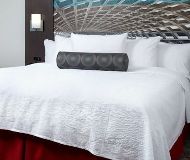 King Suite Near First Savings Mortgage Corp. WDC 1 Luxury Bookings