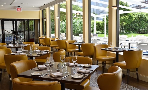 Superior Queen Room Near The White House WDC 11 Luxury Bookings