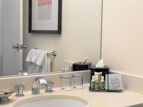 Superior Queen Room Near The White House WDC 4 Luxury Bookings