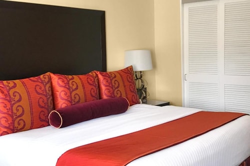 Superior Queen Room Near The White House WDC 2 Luxury Bookings