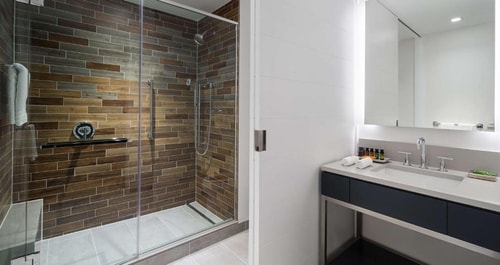 King Room Near Live K Karaoke Bar WDC 4 Luxury Bookings