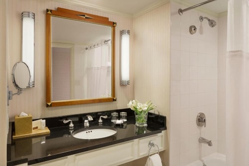 Deluxe King Room Near Dragon Gate Chinatown SAN 4 Luxury Bookings