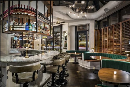 King Studio Near Foggy Bottom metro stations WDC 11 Luxury Bookings