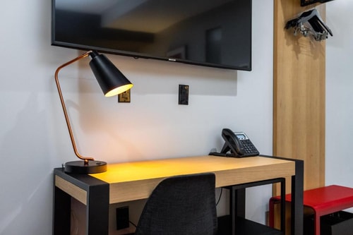 King Room Near Barry's Marina SAN 3 Luxury Bookings