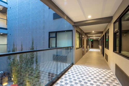 King Room Near Barry's Marina SAN 10 Luxury Bookings