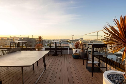 King Room Near Barry's Marina SAN 8 Luxury Bookings