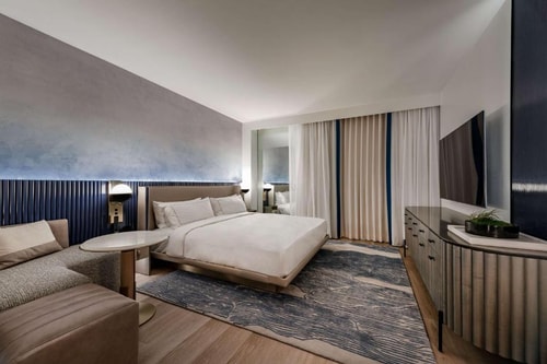 King Room Near Le Clou French Restaurant WDC 1 Luxury Bookings