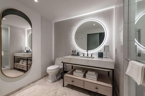 King Room Near Le Clou French Restaurant WDC 6 Luxury Bookings