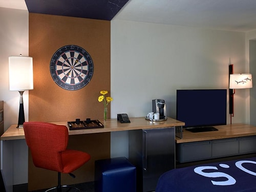 Standard King Room Near Museum Of 3D Illusions SAN 2 Luxury Bookings