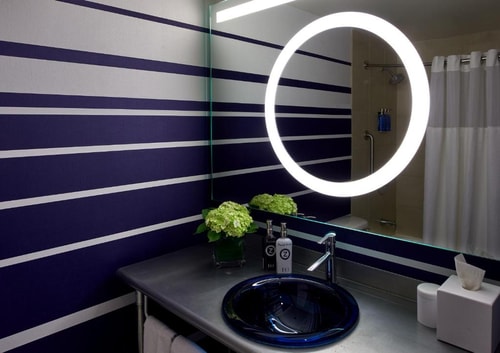 Standard King Room Near Museum Of 3D Illusions SAN 4 Luxury Bookings