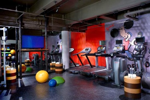 Standard King Room Near Museum Of 3D Illusions SAN 14 Luxury Bookings