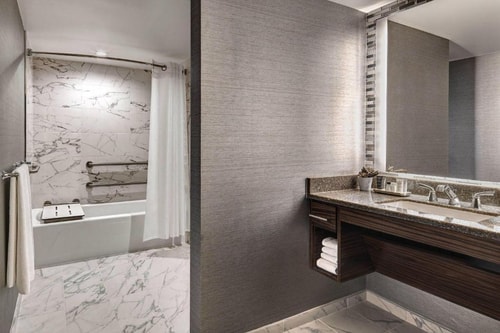 King Room Near Academy of Art University SAN 7 Luxury Bookings